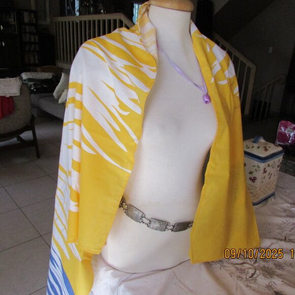 Lancome wrap, collectible - Picture 2 of 4